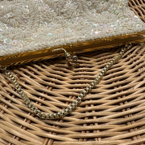 Vintage white sequin beaded small purse clutch satin liner - Du-Val Design - Picture 2 of 6